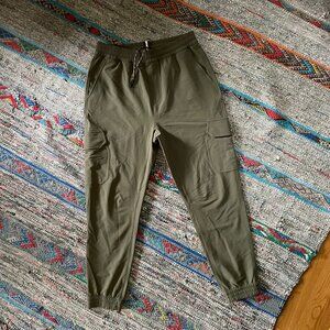 WILSON NWT Men's Metropolis Travel Pant - Size Small - Olive